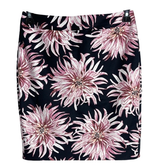 Ann Taylor Factory Black Floral print Pencil Skirt with back slit size 6… - Picture 1 of 11